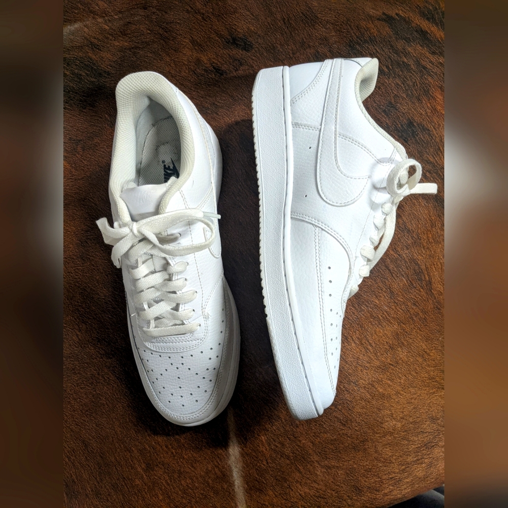Nike Court vision white size 9